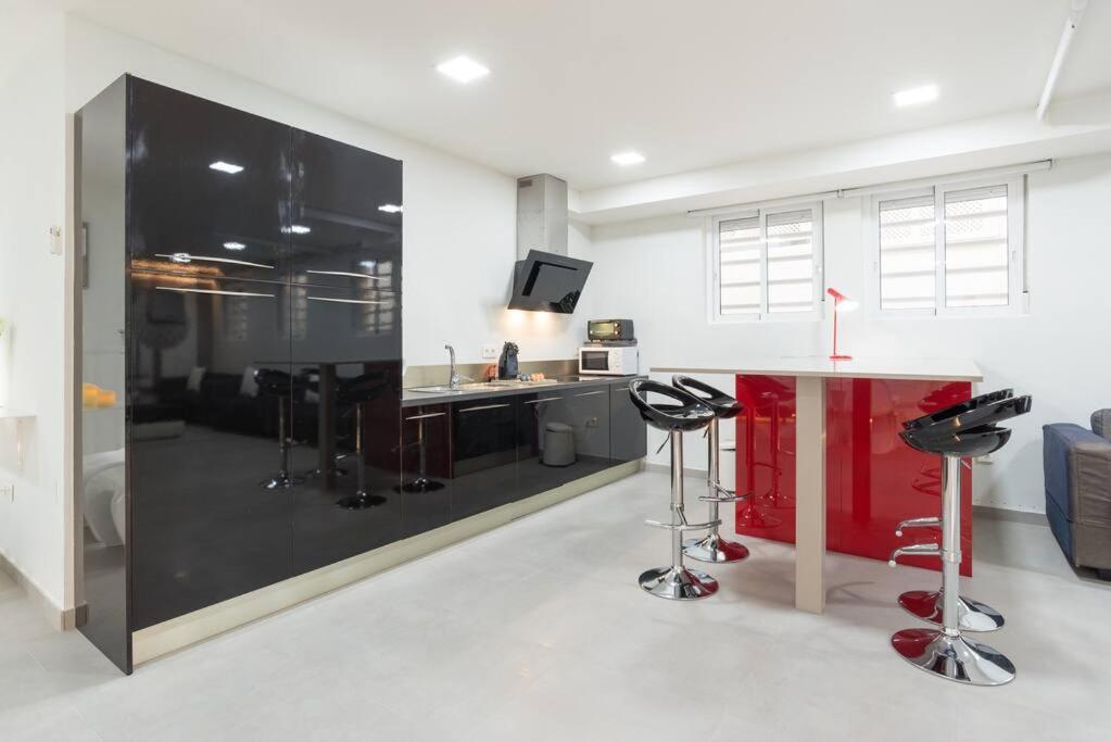 Incredible Luxury Location In Puerto Banus Beach For Families Marbella Eksteriør billede