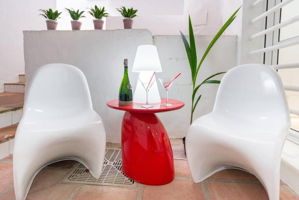 Incredible Luxury Location In Puerto Banus Beach For Families Marbella Eksteriør billede