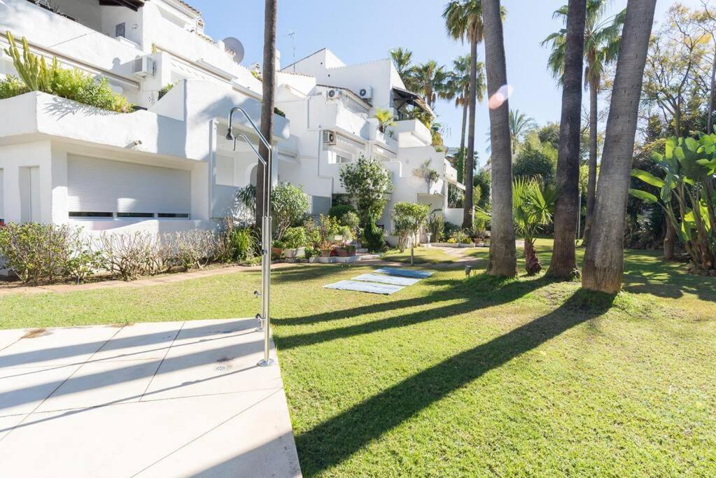 Incredible Luxury Location In Puerto Banus Beach For Families Marbella Eksteriør billede