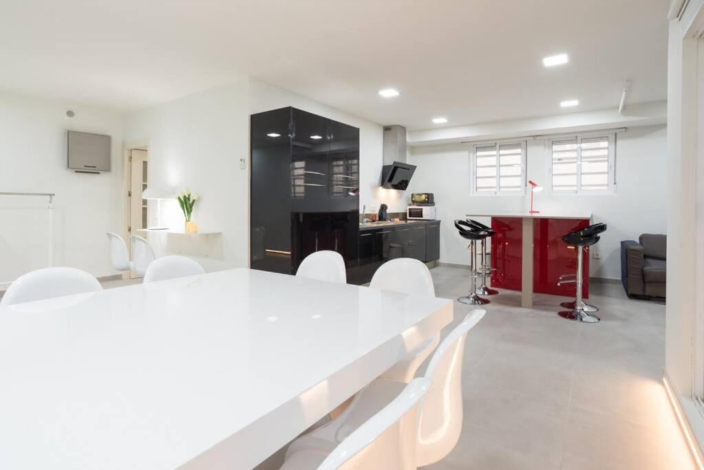 Incredible Luxury Location In Puerto Banus Beach For Families Marbella Eksteriør billede
