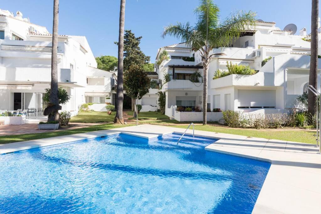 Incredible Luxury Location In Puerto Banus Beach For Families Marbella Eksteriør billede