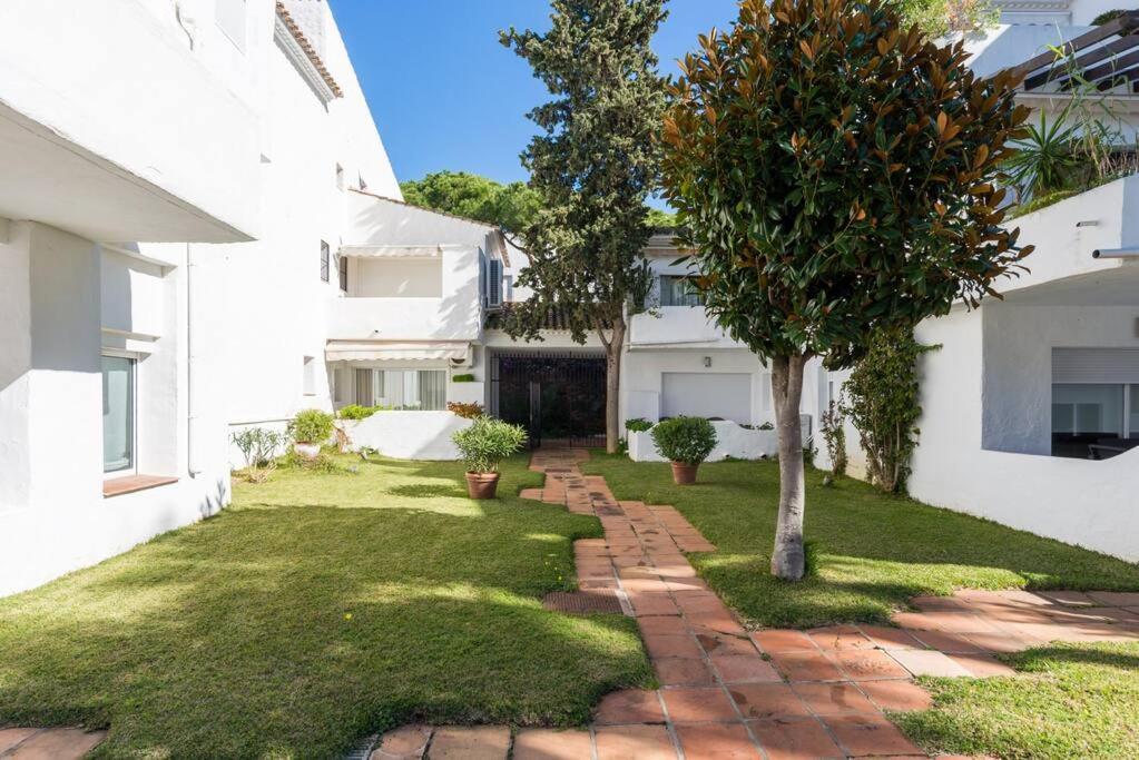 Incredible Luxury Location In Puerto Banus Beach For Families Marbella Eksteriør billede