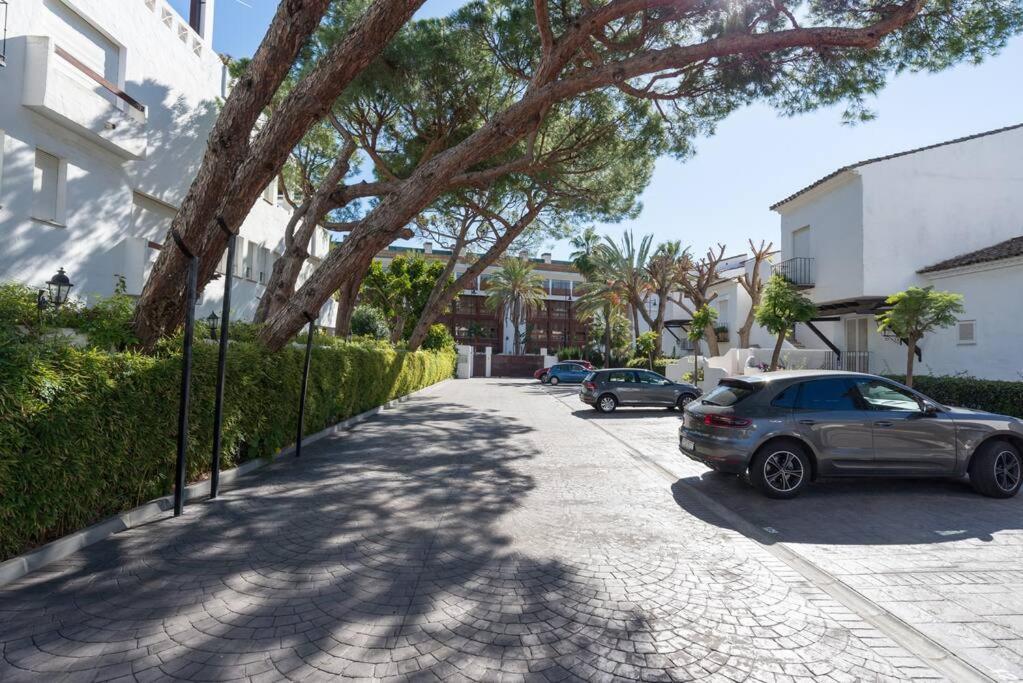 Incredible Luxury Location In Puerto Banus Beach For Families Marbella Eksteriør billede