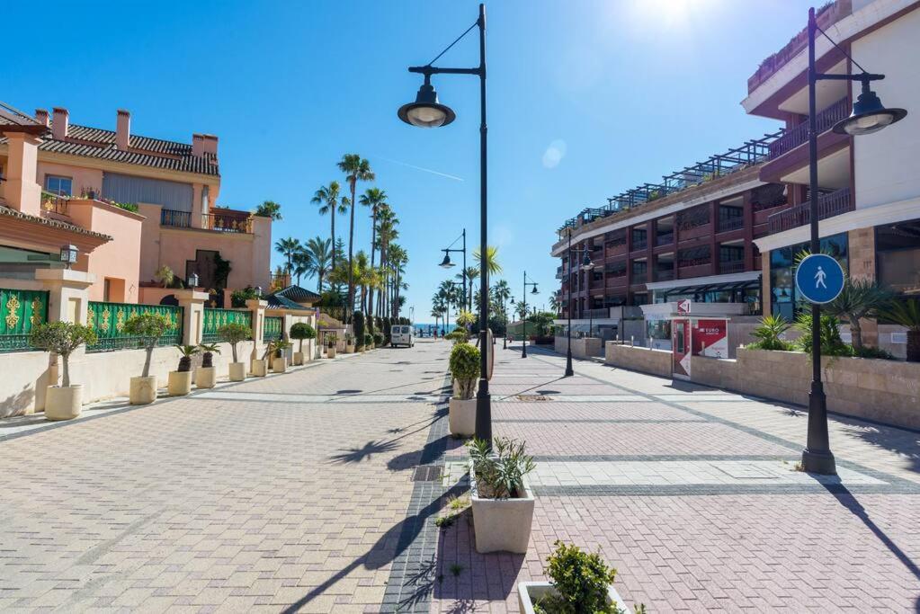 Incredible Luxury Location In Puerto Banus Beach For Families Marbella Eksteriør billede