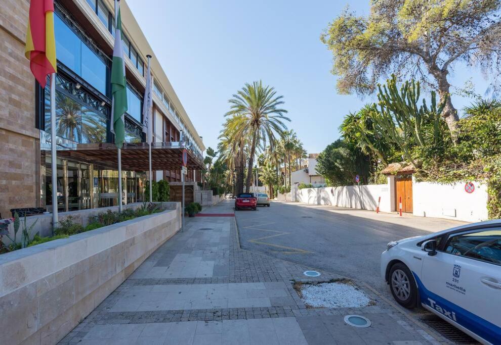 Incredible Luxury Location In Puerto Banus Beach For Families Marbella Eksteriør billede