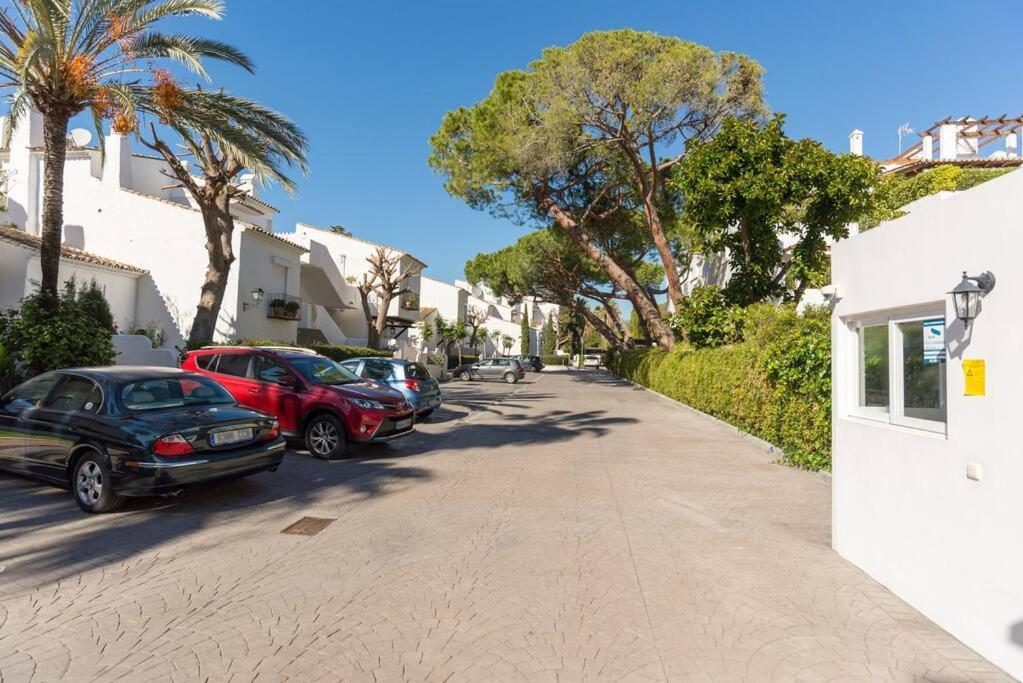 Incredible Luxury Location In Puerto Banus Beach For Families Marbella Eksteriør billede