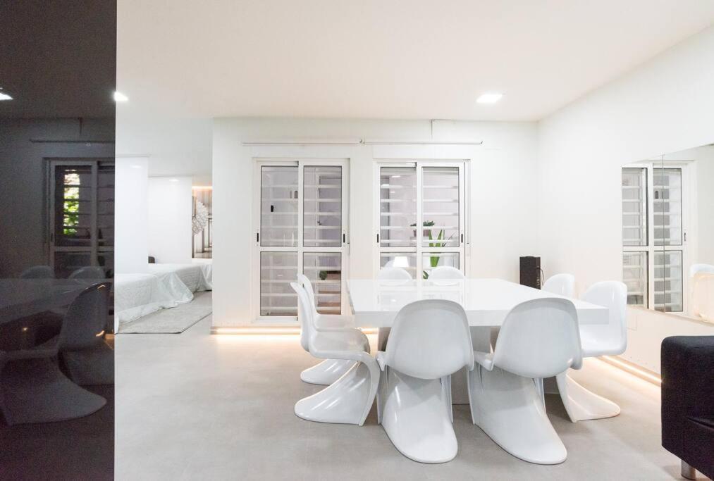Incredible Luxury Location In Puerto Banus Beach For Families Marbella Eksteriør billede